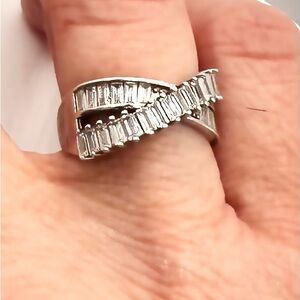 Crossed Bands Ring. Sterling Silver Zirconia. Size 7.5